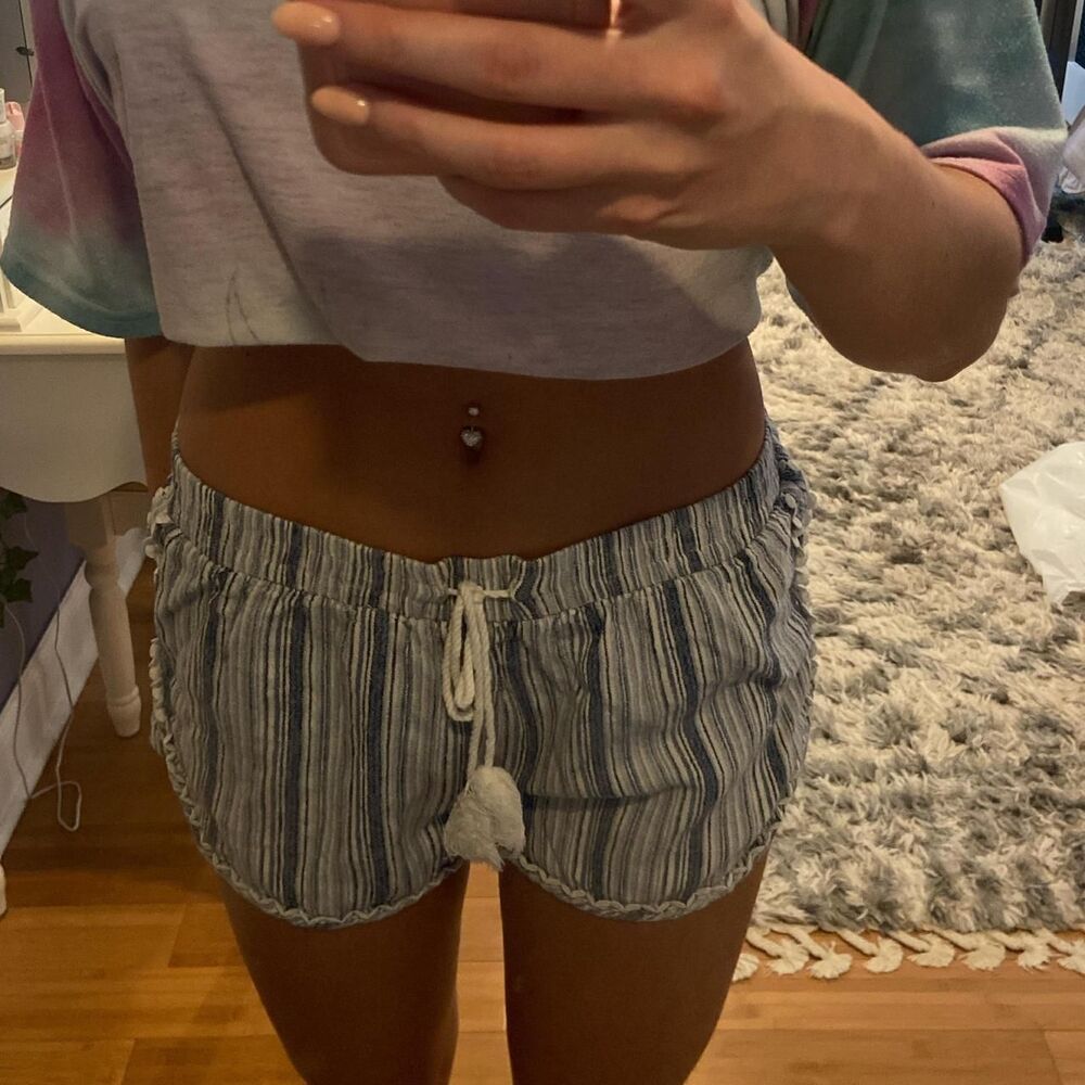 Aeropostale Women's Blue and White Shorts